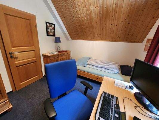 Gästezimmer, Büro 1