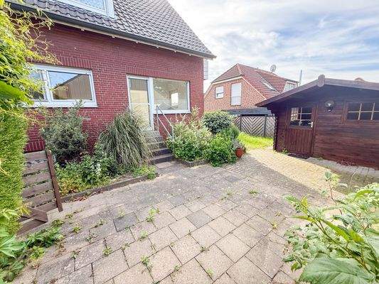 Terrasse und Fahrradraum