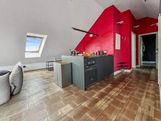 Küche mit Blick in den Flur