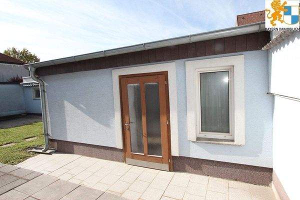 Eingang-Nebengebäude