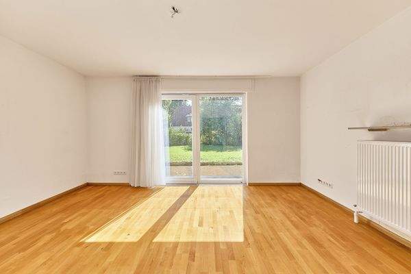 Wohnen und Essen mit Blick auf die vordere Terrasse