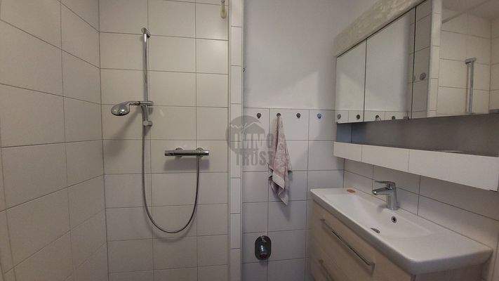 Bad Anbau mit ebenerdiger Dusche