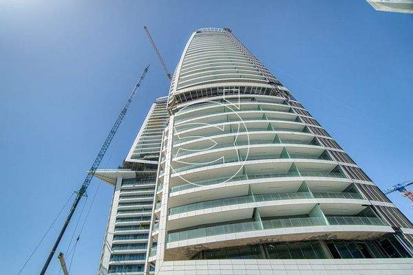 522747-high-rise-apartment-for-sale-in-neapolis_full.jpg