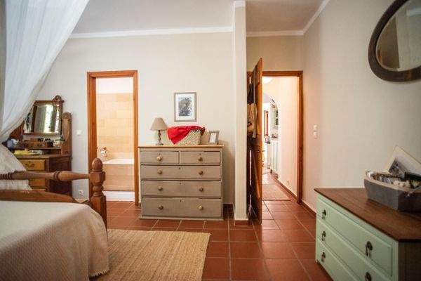 Kreta, Xamoudochori: Idyllische Residenz mit Apartments und Olivenhain zu verkaufen