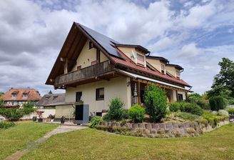 Wohnhaus Rückansicht von links