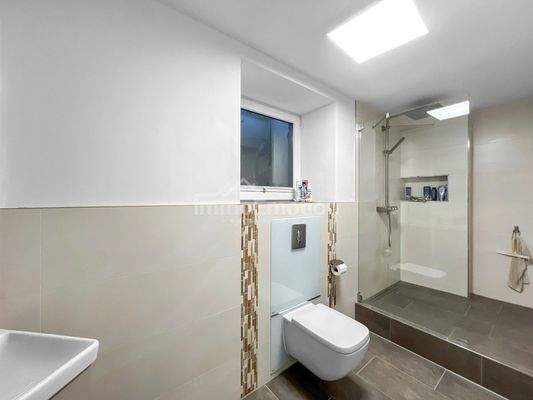 Duschbad im Untergeschoss