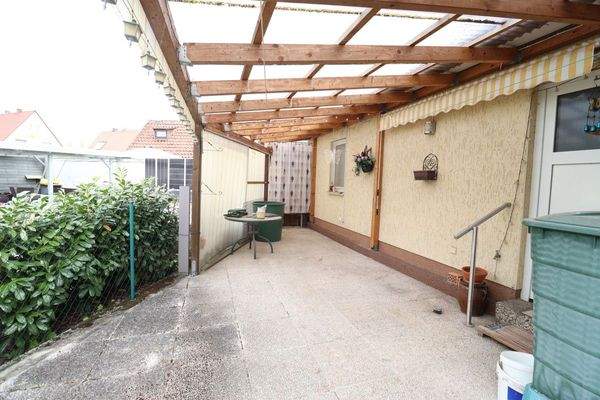 Terrasse 1 mit Zugang HWR