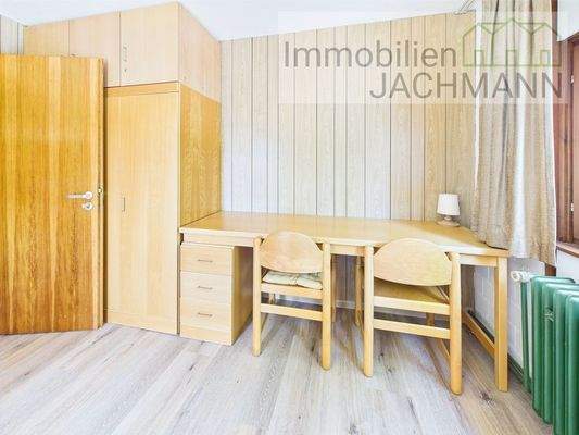 Arbeitsplatz im Schlafraum