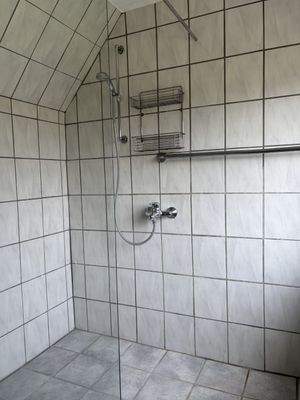 mit begehbarer Dusche