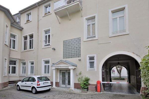 Hinteransicht Haupthaus