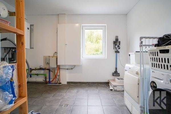 Zuletzt im Erdgeschoss: Ein aufgeräumter HWR & Waschraum