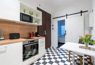 Beispiel: Küche mit Essbereich