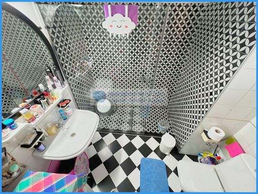 ccb48de03d034440bfb7c15df3151fec-original