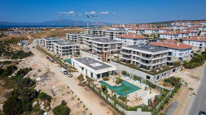 Apartments Close to the Sea in a Gated Complex in Çeşme