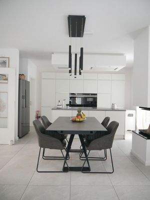 Essbereich mit Blick zur Küche