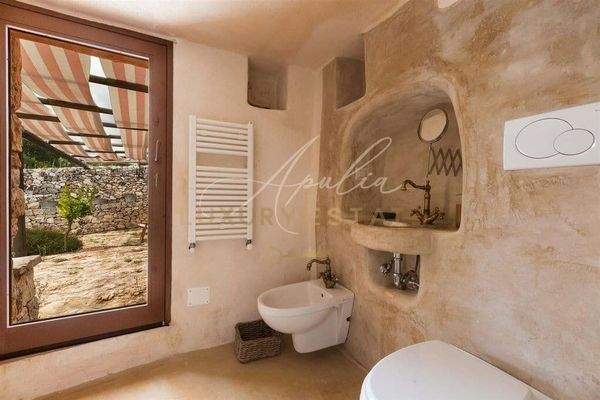 Trulli aus dem 17. Jahrhundert mit Pool