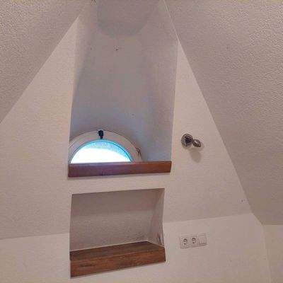 Koje im Spitzboden mit Licht