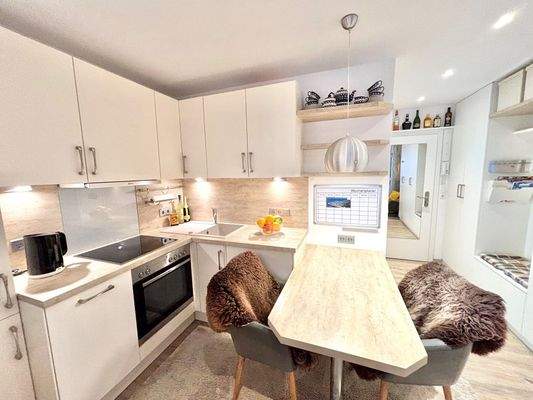 Küche mit Sitzmöglichkeiten.jpg