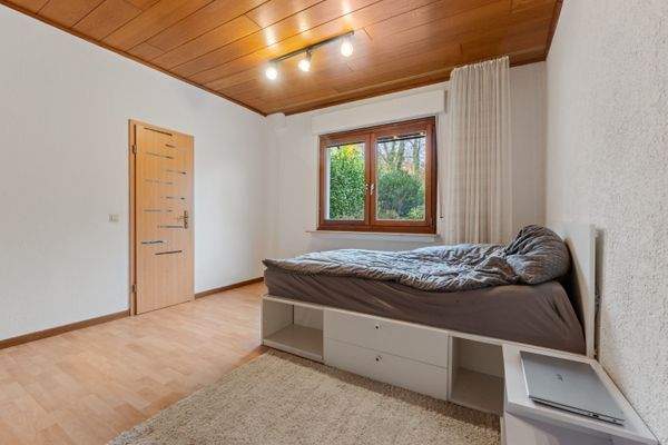 21 Schlafzimmer EG
