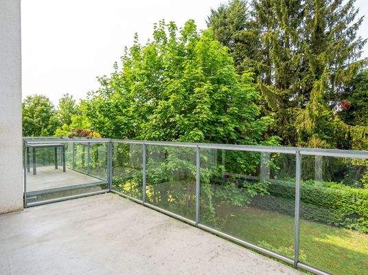 Balkon Bild wurde mit Hilfe von Künstlicher Intelligenz optimiert.