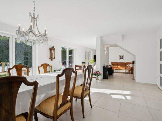 Ess- und Wohnbereich EG