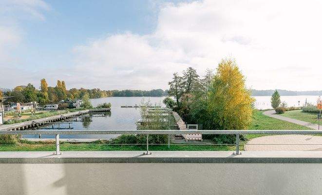 Weitere Balkonaussicht mit Blick auf den Ruppiner See