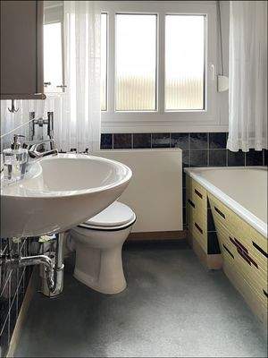 Badezimmer mit Tageslicht