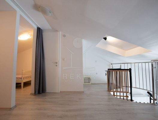 Zwei weiteren Schlafzimmern im Galerie-Stil