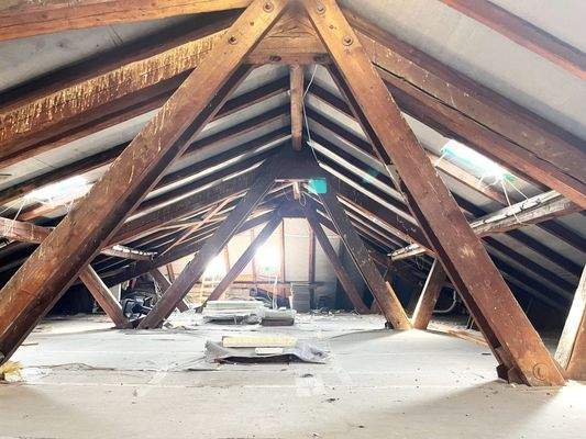 imposanter Dachstuhl