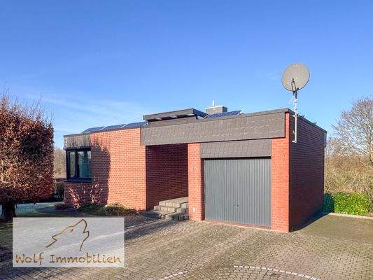 Garage mit Doppel-Wallbox