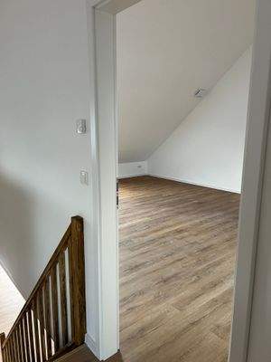 Heidm.Whg 16_Treppe oben.JPEG