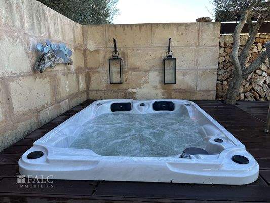 Jacuzzi