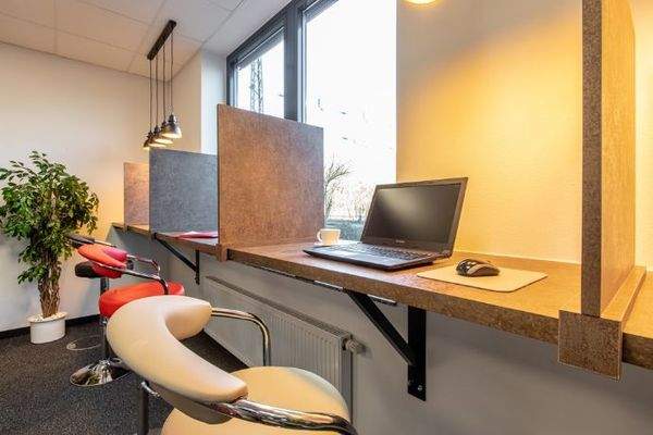 Steh-/Sitz-Arbeitsplätze mieten in München