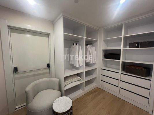 Apartments in a Secure Complex with Sea View in Ataşehir