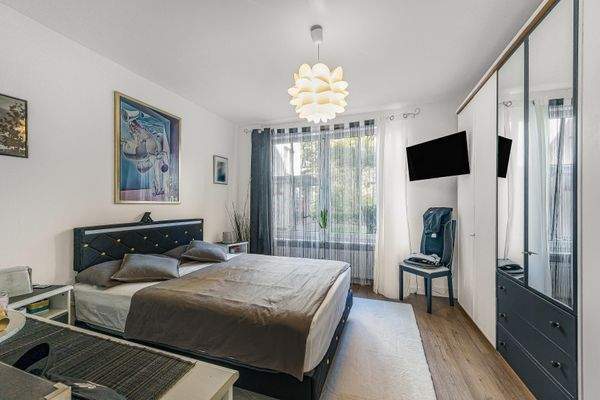 Schlafzimmer 1 (hell & ruhig)