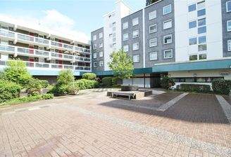 Wohnanlage m. Restaurant