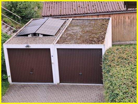 Garage mit Balkonkraftwerk