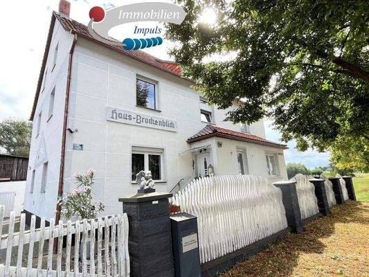 Hausansicht von der Straße