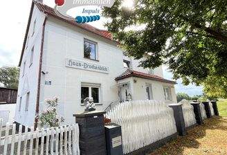 Hausansicht von der Straße