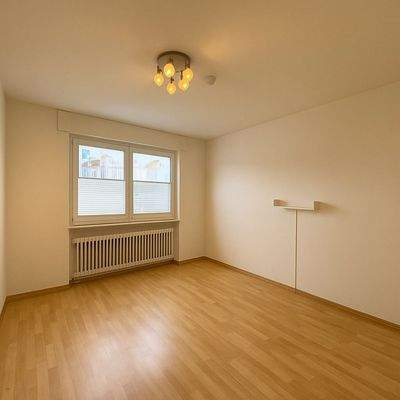 Lichtdurchflutetes Schlafzimmer im OG