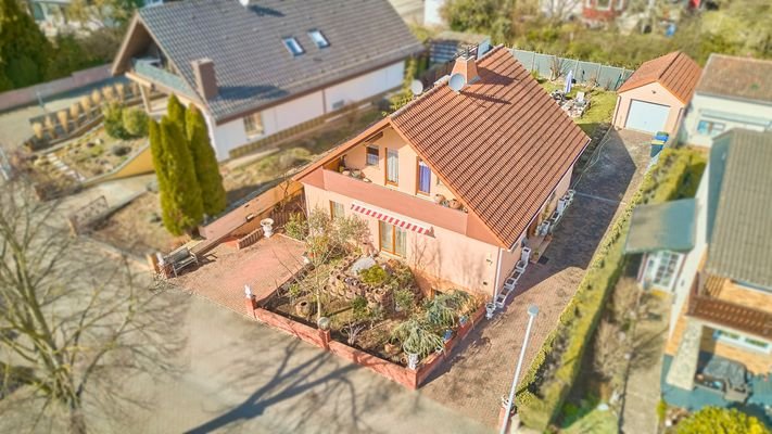 Einfamilienhaus mit Einliegerwohnung 