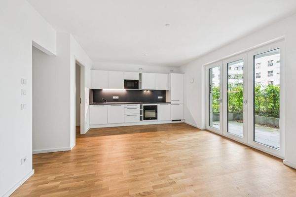 backbone_560689-A_001_WEB