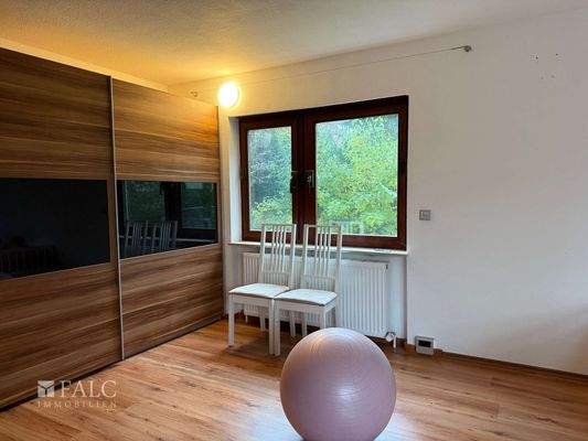 Kinderzimmer oder Büro 