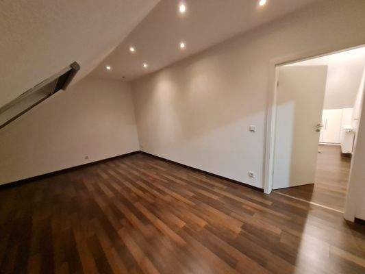 Büro-Ankleidezimmer - Bild 2.jpg