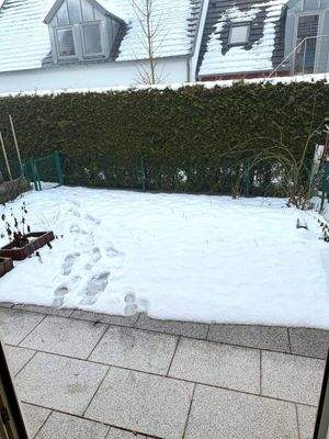 Terrasse und kleiner Garten 