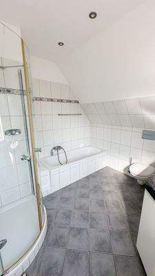 Badezimmer Ansicht 2