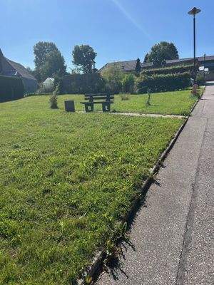 Baugrundstück mit Ausblick in die grüne Umgebung