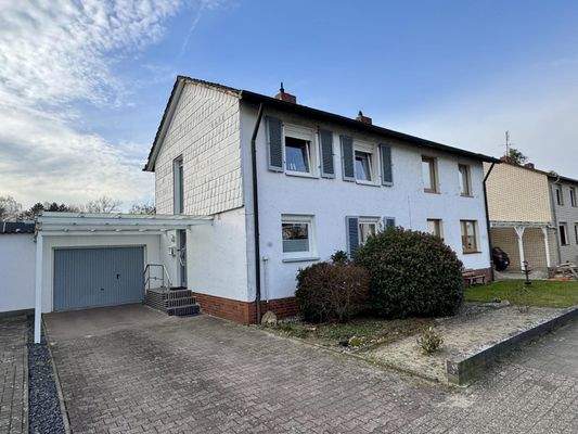 Straßenansicht seitlich