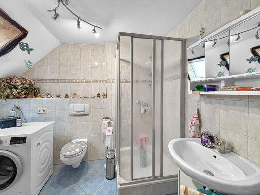 Tageslichtbad Dachgeschosswohnung 23