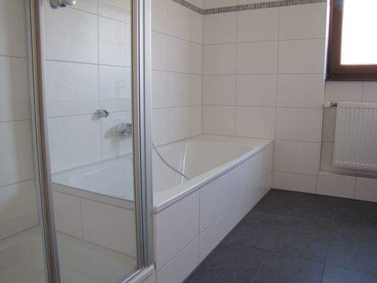Bad Wohnung im Obergeschoss